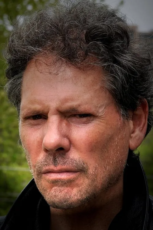 Lisa McMillan ha trabajado con Bruce Lyons en 1 ocasiones