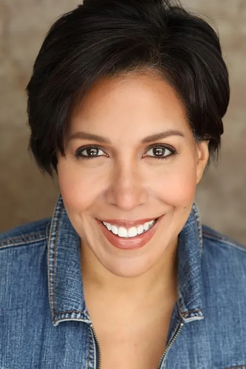 Ana Dela Cruz interpretando a Dr. Maria