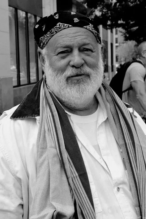 Iris Apfel ha trabajado con Bruce Weber en 1 ocasiones