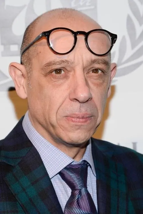 Bruno Delbonnel interpretando a Self