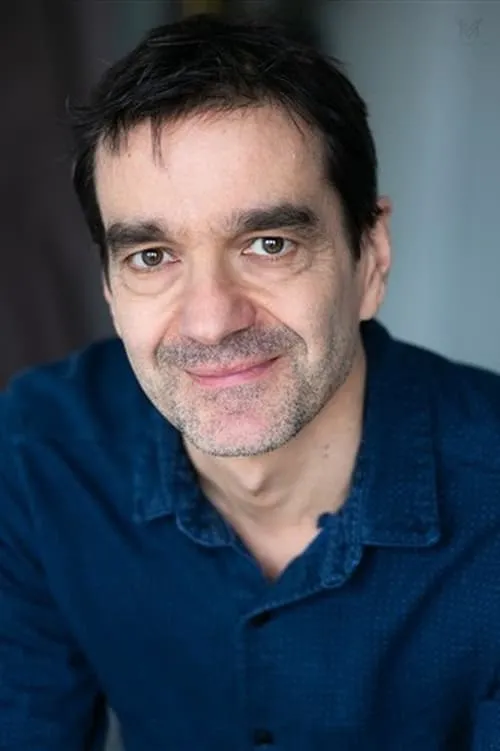 Bruno Forget interpretando a Mr. Archail