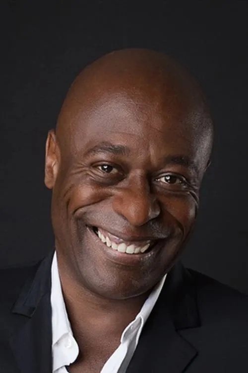 Bruno Henry interpretando a Omar