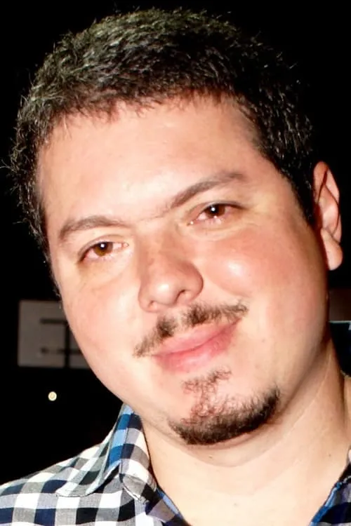 Bruno Safadi interpretando a 