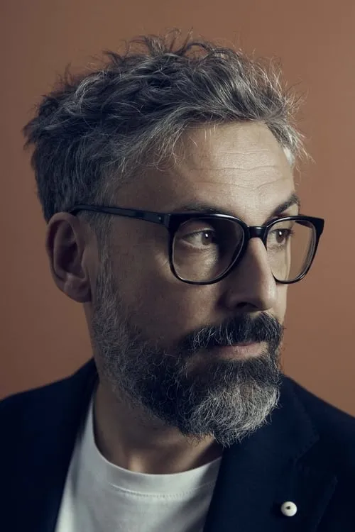 Brunori Sas interpretando a Self