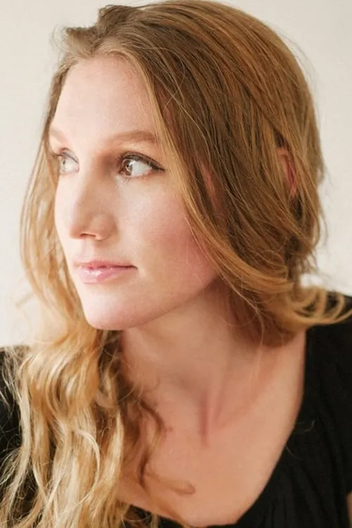 Bryerly Long interpretando a Tania