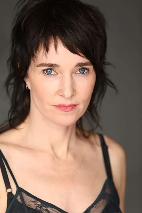 Brynn Horrocks interpretando a Lisa