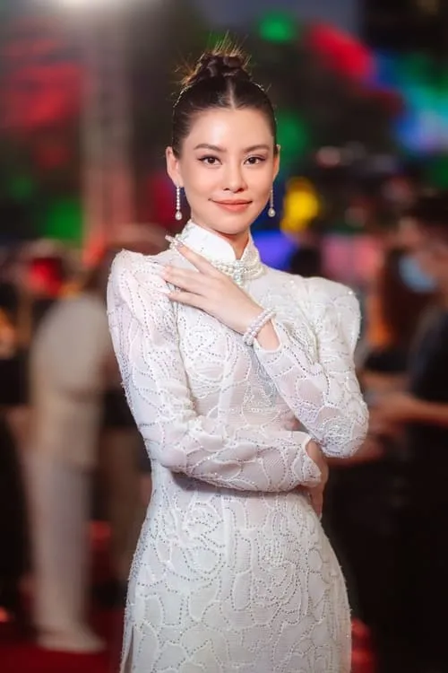 Ph?m Nguy?n Lan Thy ha trabajado con Bùi Lan Hương en 2 ocasiones