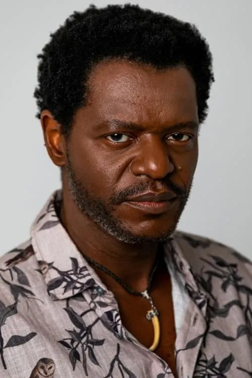 Bukassa Kabengele interpretando a Kopas