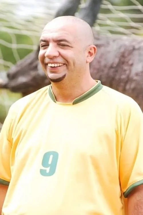 Bussunda interpretando a Lindauro das Dores / Surfista / Duende / Sogra do atirador de elite