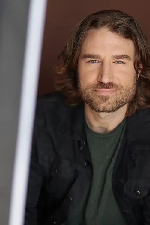 Byrne Owens interpretando a Chad