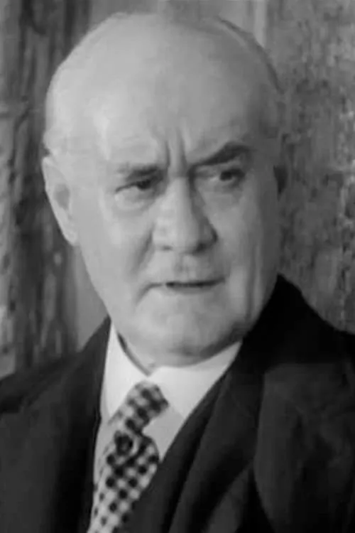 C. V. France interpretando a General de Guermantes