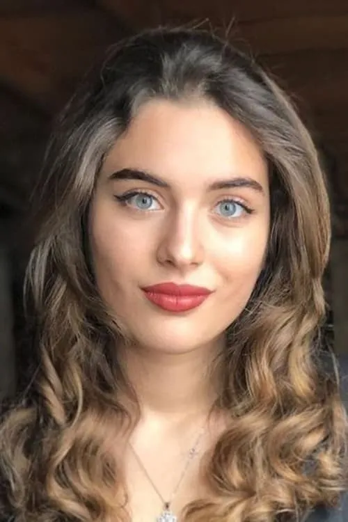 Çağla Şimşek — personaje: Çagla