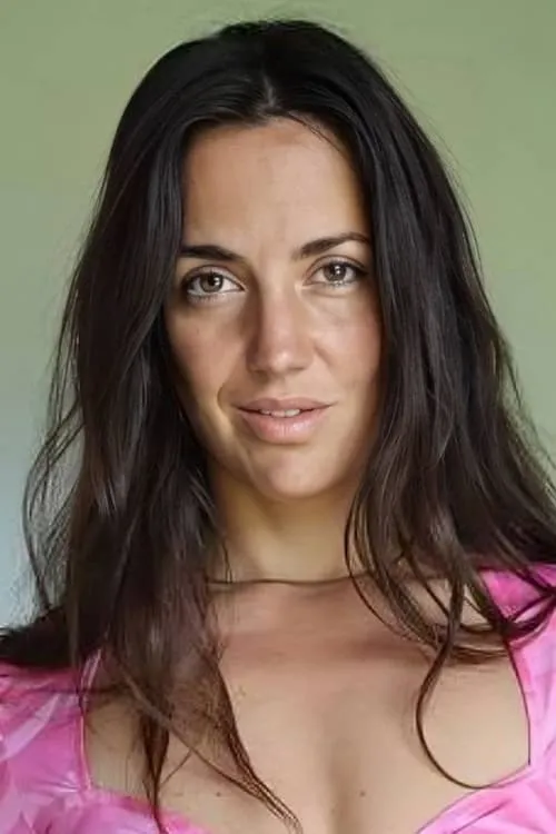 Romeo ha trabajado con Calita Fire en 2 ocasiones