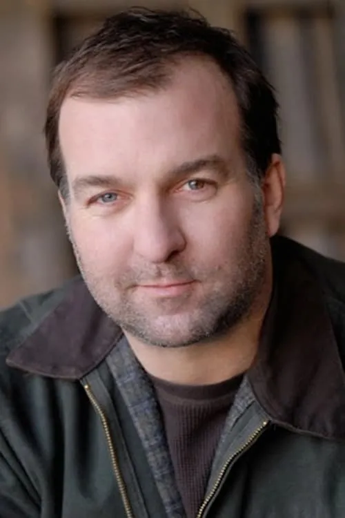 Calum Grant interpretando a Hal Rice