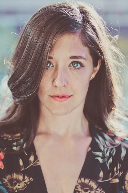 Cameran Surles interpretando a Barton's Pub Waitress