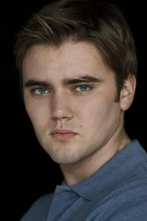 Cameron Bright interpretando a Young Sean