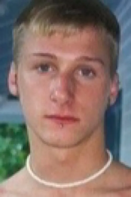 Cameron Daniels interpretando a