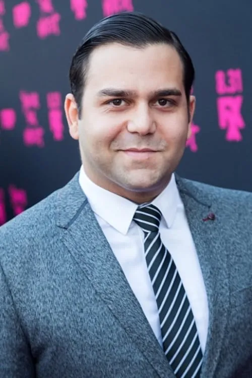 Trevor Stevens ha trabajado con Cameron Gharaee en 1 ocasiones