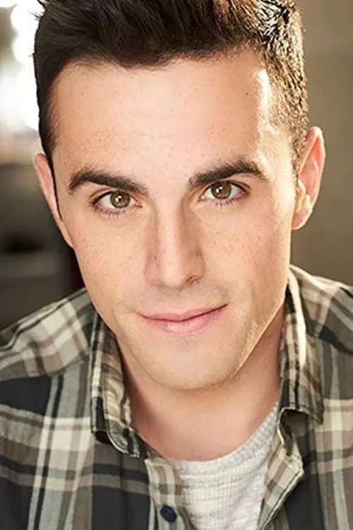 Kelly Thiebaud ha trabajado con Cameron Tagge en 1 ocasiones