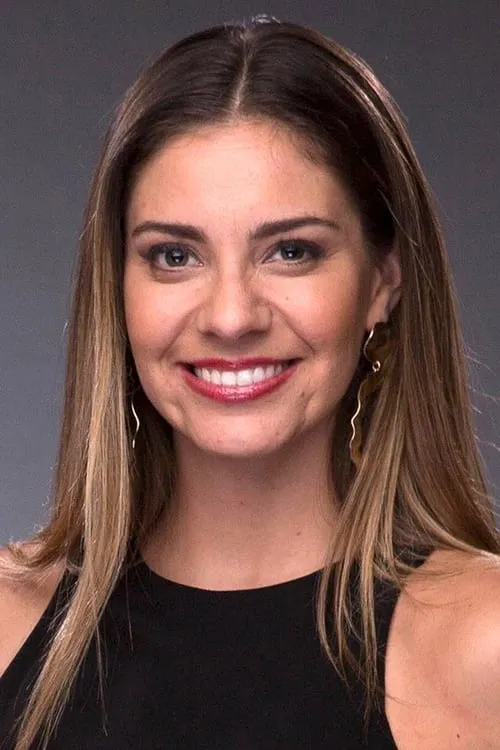 Camila Stuardo interpretando a Grace