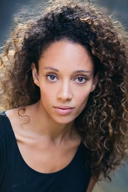 Camilla Beeput interpretando a Lisa