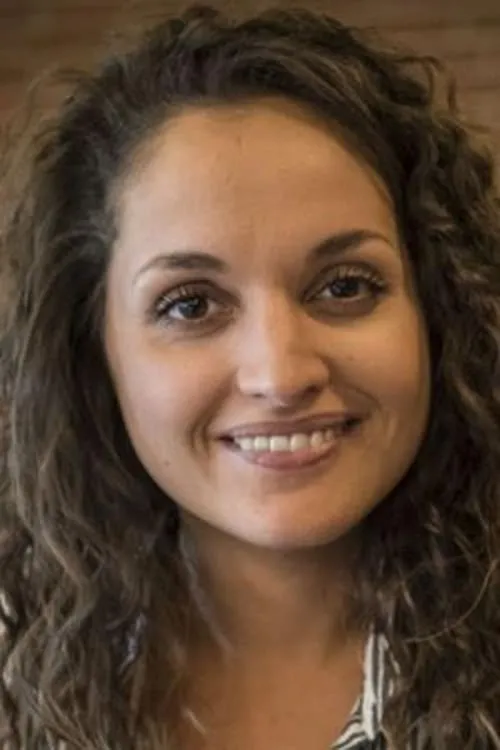 Camilla Lau interpretando a Dina