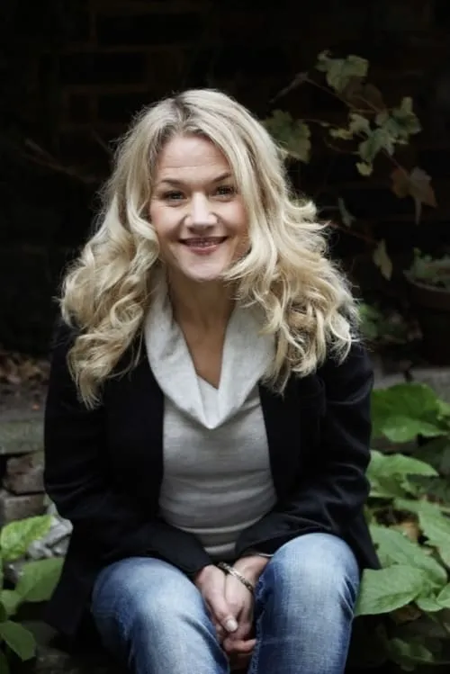 Camilla Strøm Henriksen interpretando a Olga