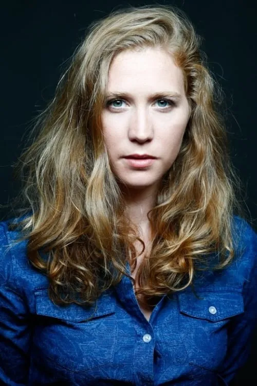 Tom Fox Davies ha trabajado con Camille Grenier en 1 ocasiones