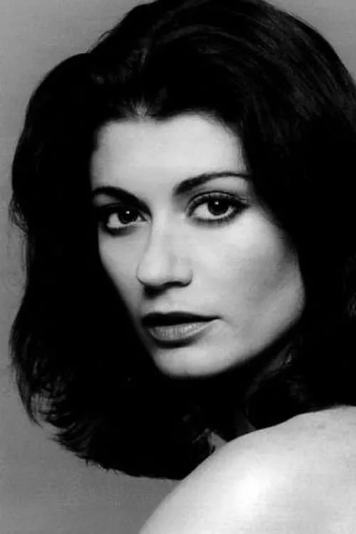 Caprice Benedetti interpretando a Catalina McTeague