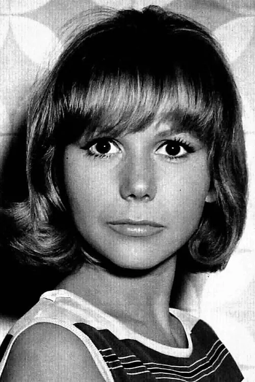 Carla Macelloni interpretando a Lou