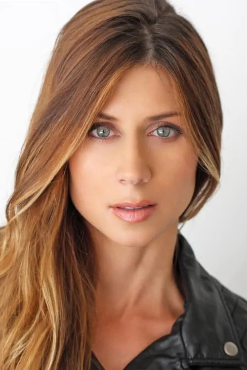 Carley Adams interpretando a Katie