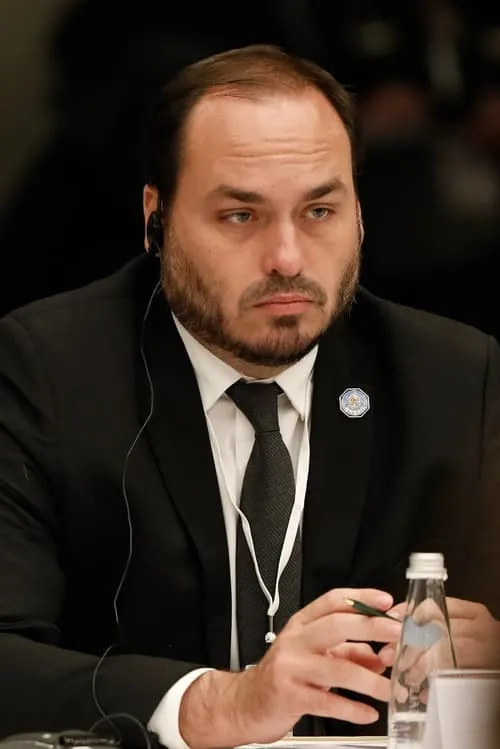 Carla Zambelli ha trabajado con Carlos Bolsonaro en 2 ocasiones