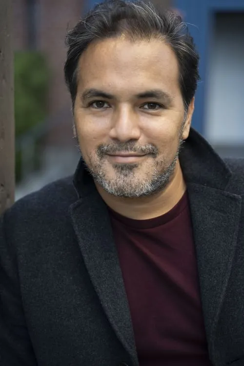 Carlos Ciurlizza interpretando a Sebastian