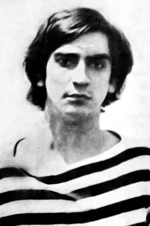 Carlos Mayolo interpretando a Paul