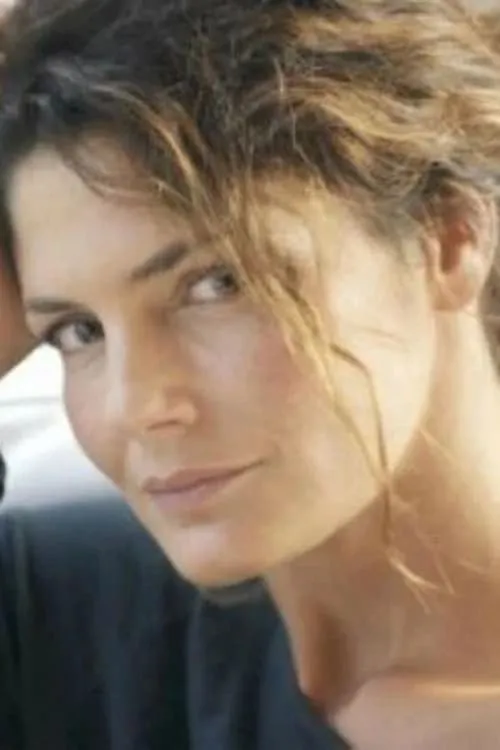 Carlotta Miti interpretando a Paola