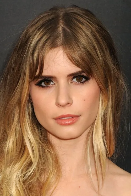 John Karna ha trabajado con Carlson Young en 2 ocasiones