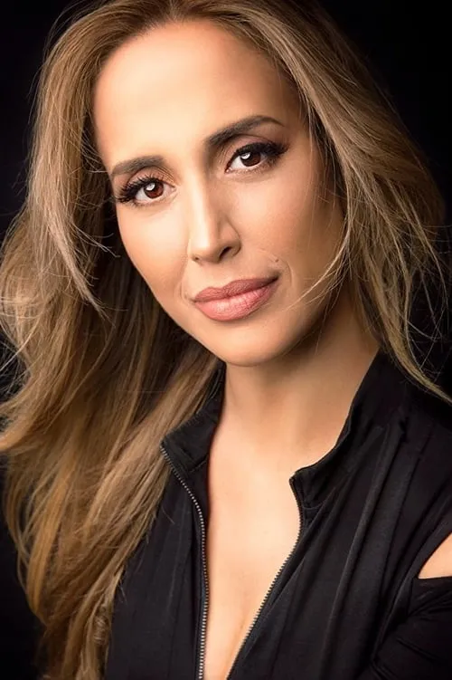 Mitchell Butel ha trabajado con Carma Sharon en 1 ocasiones