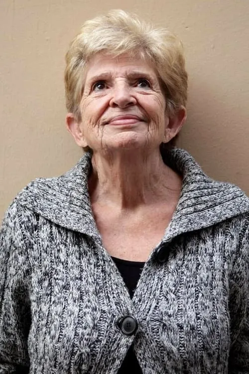 Carme Contreras interpretando a Anciana