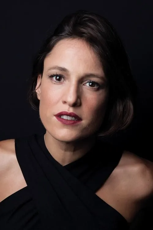 Charlie Hiscock ha trabajado con Carminho en 1 ocasiones