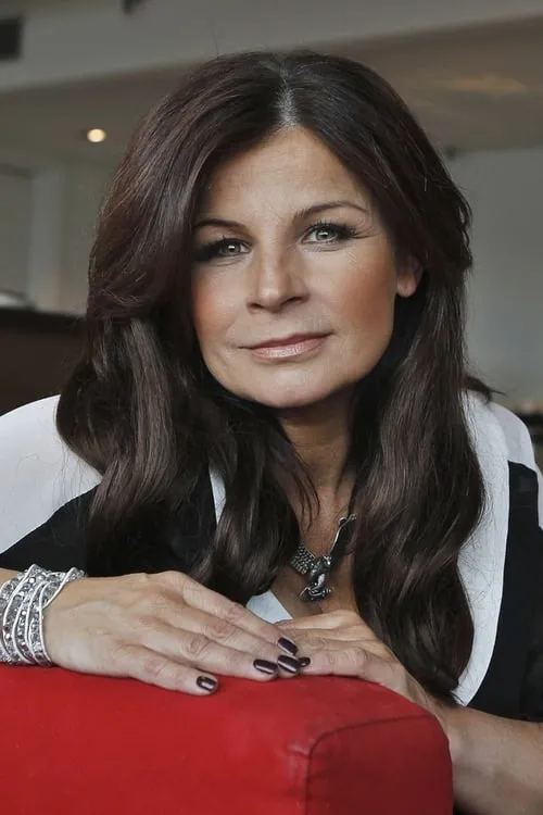 Adam Eftevaag ha trabajado con Carola Häggkvist en 1 ocasiones