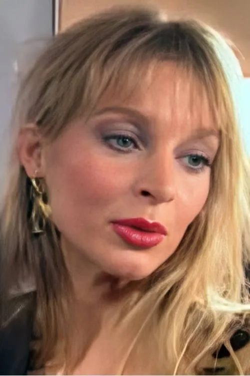 Carole Gael interpretando a