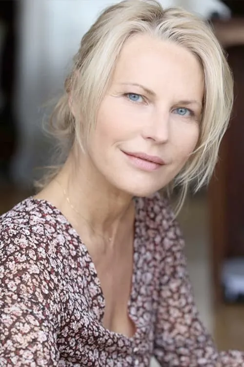 Caroline Bal interpretando a Caroline Fresney