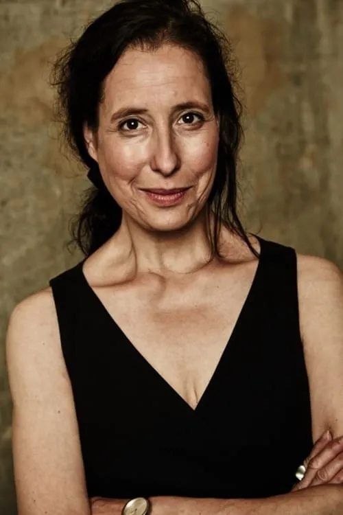 Caroline Ebner — personaje: Dr. Stefanie Schneiderhahn