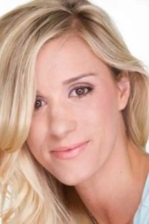 Caroline McKinley interpretando a Mrs. Stillman