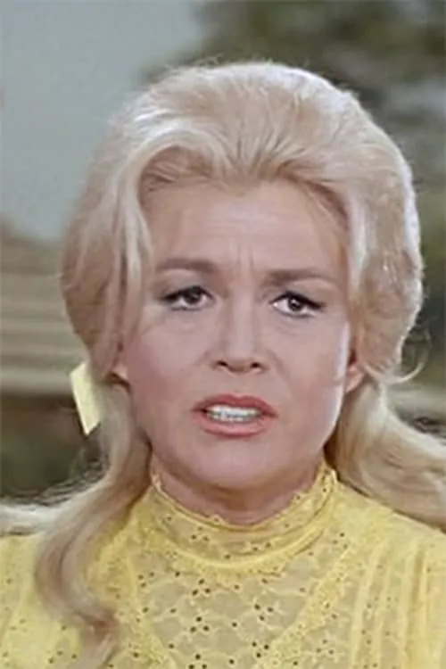 Theodora Davitt ha trabajado con Caroline Richter en 1 ocasiones