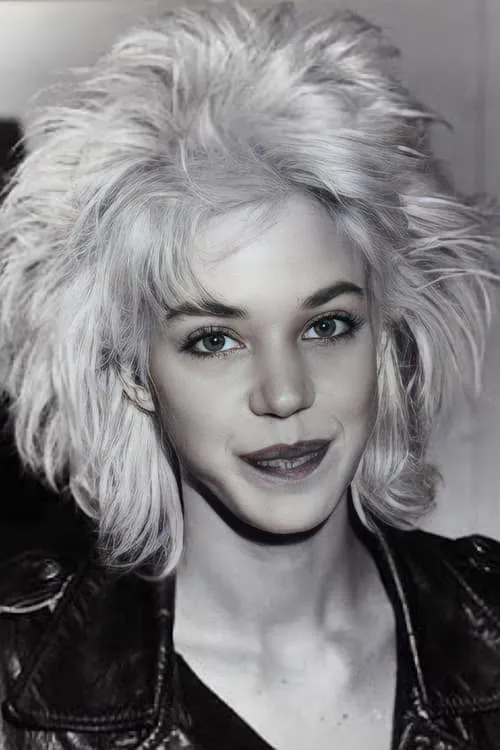 Carrie Hamilton interpretando a Bonnie Lee Hopkin