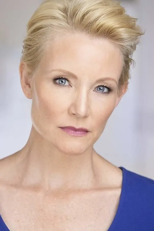 Carrie Louise Putrello interpretando a Ms. Richardson