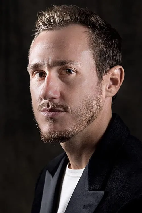 Michael Renda ha trabajado con Carter Burch en 1 ocasiones