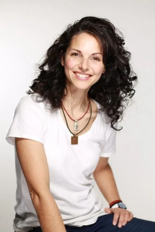 Casey B. Dolan en su biografía y filmografía