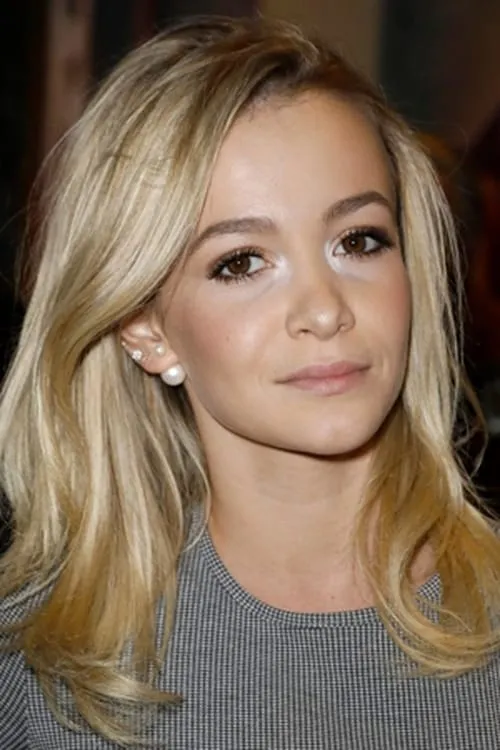 Cassandra Forêt interpretando a Young Ana